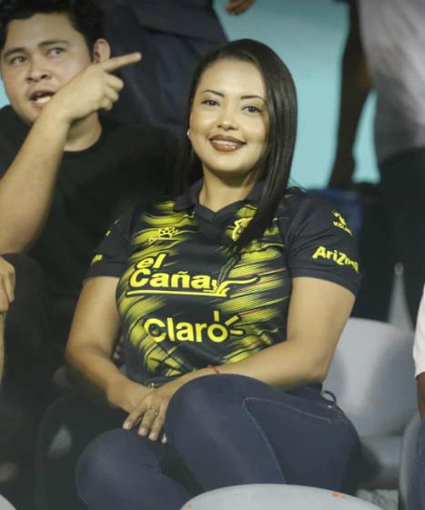 Atajadón de Buba López, pero Plaza Amador silencia el Morazán: la tristeza de Real España y belleza en las gradas