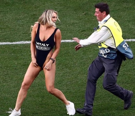 Ella es Elena Vulitsky, la suegra de la espontánea de la Champions que invadió un juego de críquet&nbsp;&nbsp;