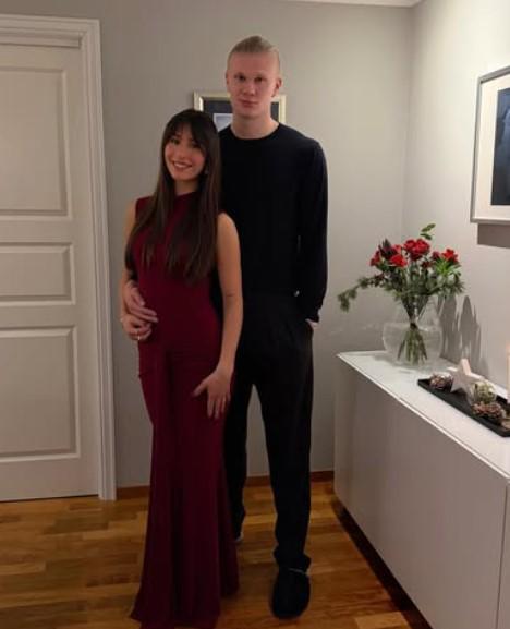 La novia de Haaland que lo conquistó con un mensaje: ¿por qué ocultan a su hijo?