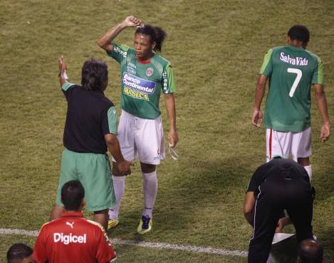 Ramón Maradiaga durante su pasaje como entrenador de Marathón en el 2012.