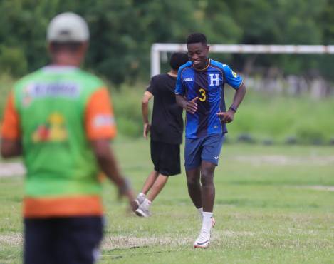 Wesly Decas se entrena en su lugar de origen mientras define su futuro. FOTO: Mauricio Ayala