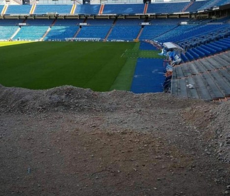 Como nunca lo habías visto: Así luce el Santiago Bernabéu sin césped durante la remodelación