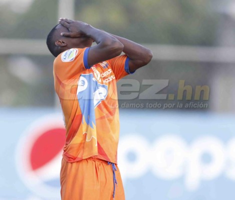 NO VISTE EN TV: ¿Para quién fue? El obsceno gesto de Costly y el reclamo de Claros