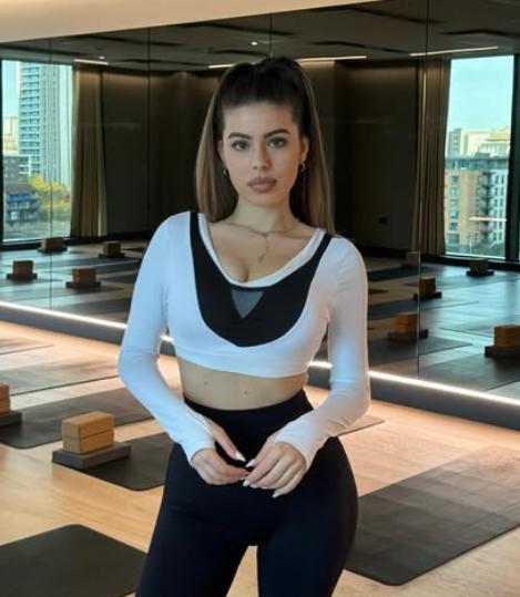 La exprofesora de Julián y Endrick agitó las redes sociales con su anuncio: “Confesiones nunca antes contadas”