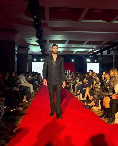 Futbolista y modelo hondureño: Enrique Facusé, portero del Motagua, sorprende debutando en desfile de modas