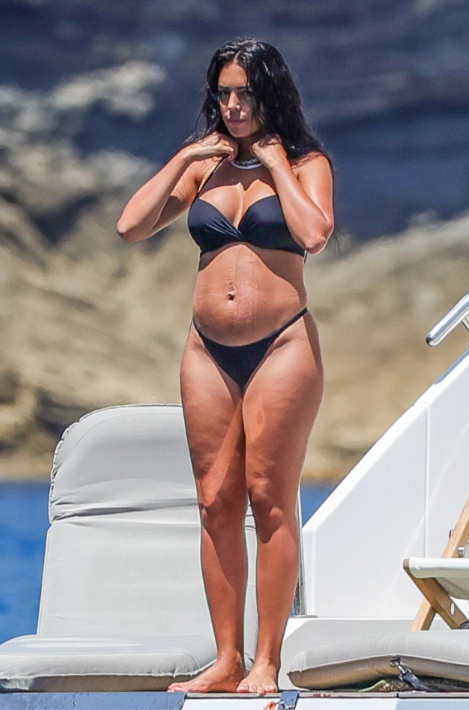 Así fueron captados Cristiano Ronaldo y Georgina Rodríguez en sus vacaciones: ‘‘No podían quitarse las manos de encima’’