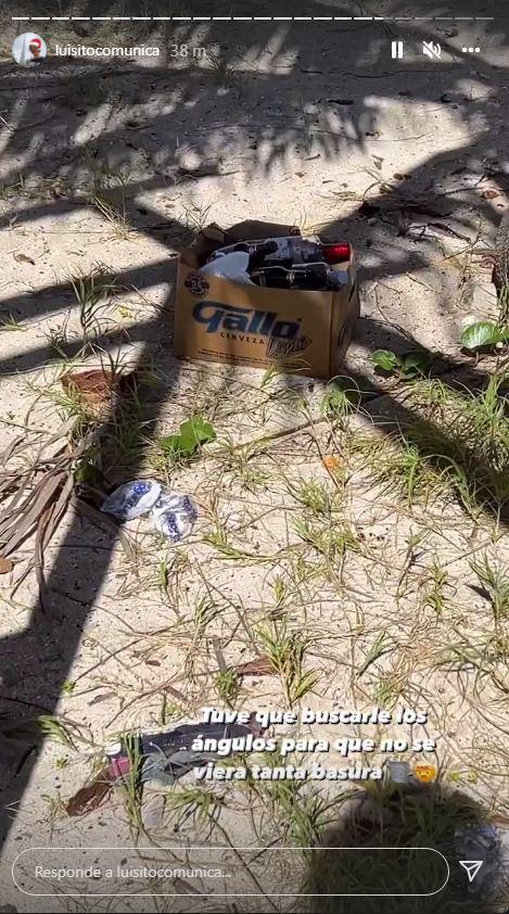 ¡Qué elegancia! Luisito Comunica posa con la camiseta oficial del Club Victoria en su pasaje por Sambo Creek