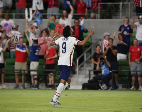 El delantero de 21 años del Dallas FC anotó un póker ante Granada en el Q2 Stadium de Austin, Texas.
