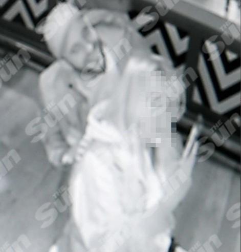 Escándalo sexual de figura del City: fue captado borracho, exhibiendo sus genitales y acosando a una mujer