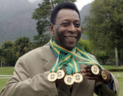 ¡Pelé ha muerto! Tras un mes hospitalizado, O Rei no resistió los embates de un cáncer de colon; Brasil llora