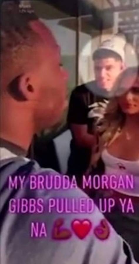 Compañero de Raúl Jiménez rompe la cuarentena y es cazado de fiesta con dos famosas mujeres