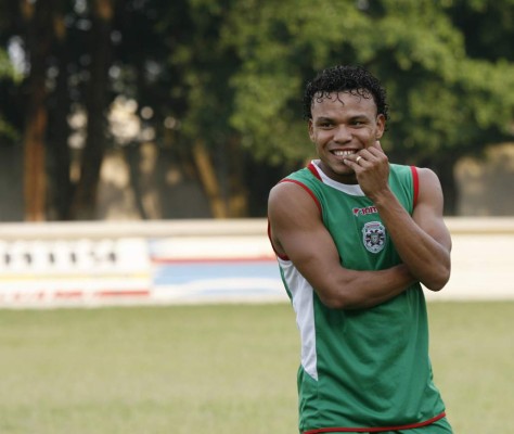 FOTOS: Emil Martínez, el hombre al que la rodilla le rompió su sueño