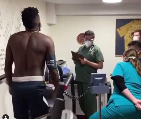 ¡Pruebas médicas y el número! Las imágenes de la presentación de Carlos Mejía con Pumas