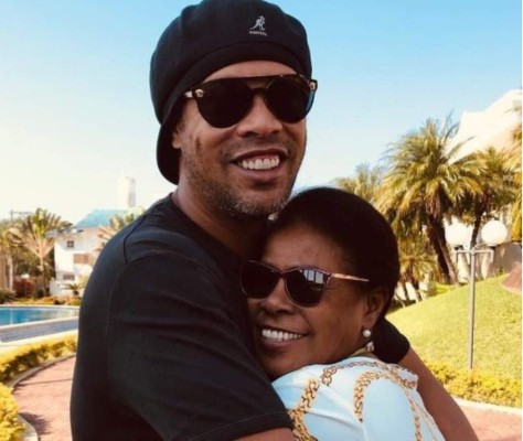 Preocupación por Ronaldinho: el drama que está viviendo desde la muerte de su madre por Covid-19