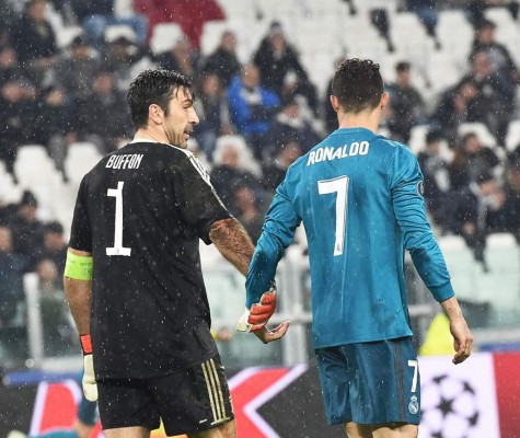 NO SE VIO: Buffon se rindió a Cristiano Ronaldo y así lo apapachó al final