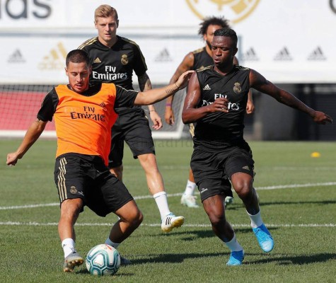 Entrenamiento Real Madrid: El gesto de Marcelo, el dribling de Kubo a Vinicius y la foto entre Keylor y James