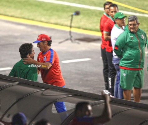 Dos jugadores de otros equipos llegaron a apoyar a Olimpia y el abrazo de Trogio y Vargas