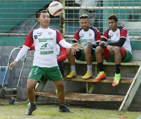 FOTOS: Dos novedades en entreno del Olimpia y Carlo Costly pone alegría en el Marathón