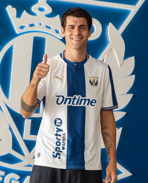 Fichajes: Flick tiene a su '9', la bomba de Olise y Dibu Martínez llegó a su nuevo club