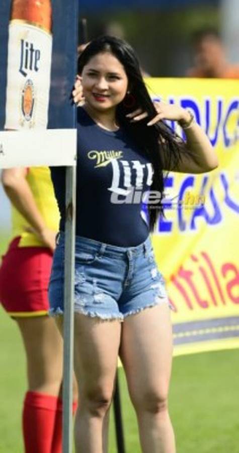 Chicas, ternura y calor: El ambiente previo al Marathón-Honduras Progreso