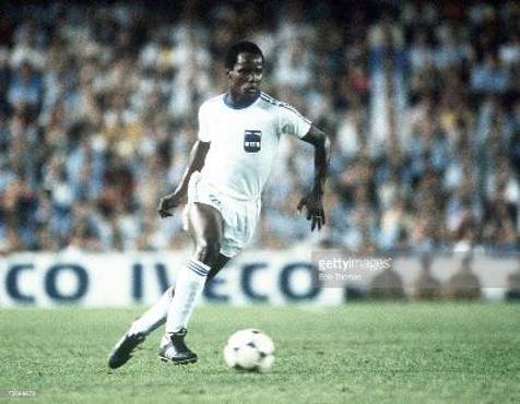 Para muchos es considerado el mejor jugador de la historia de Honduras.