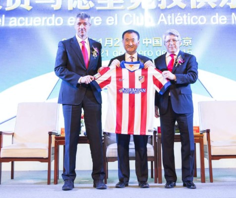 Los magnates que invierten sus millones en el fútbol