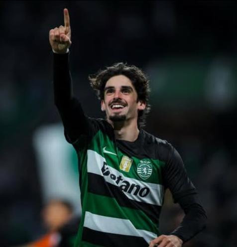 Fue compañero de Messi y revela: “Convivir con él fue raro, me saludaba con un beso, pero después me acostumbré”