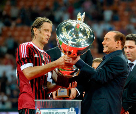 Los grandes magnates del fútbol .