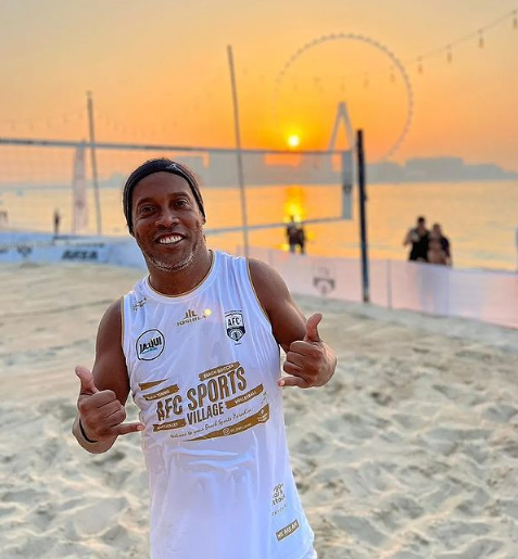 Al descubierto: el increíble salario que cobra Ronaldinho por partido en la Kings League y su cláusula con Piqué