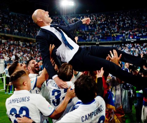 LO QUE NO SE VIO POR TV: El Real Madrid celebra y el Barcelona llora en el Camp Nou