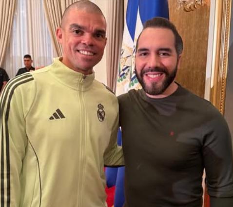 Así se vivió el partido de leyendas de Barcelona y Real Madrid en El Salvador: Yo pensé que estaba en Brasil