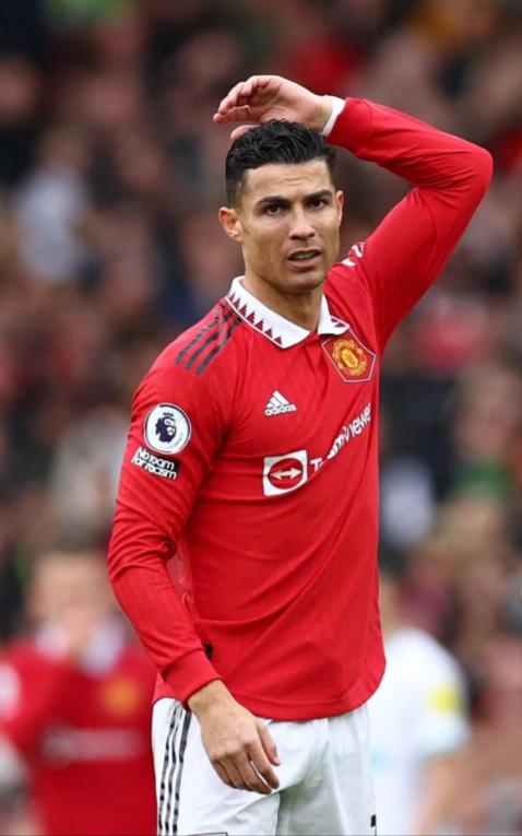 ¡Está furioso! Así fue captado Cristiano Ronaldo después de ser castigado: La decisión de Ten Hag para no verlo (FOTOS)