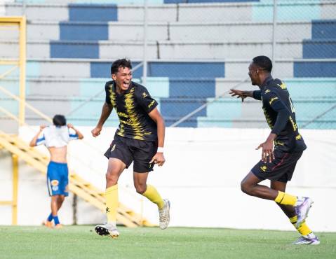 Milton Moya empató el marcador en la última jugada. Foto: Mauricio Ayala.