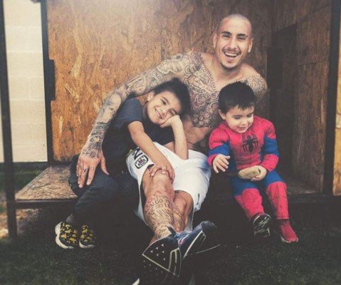 En casa y con nuevos 'looks': Así pasaron los futbolistas el día del padre en pleno coronavirus&nbsp;&nbsp;