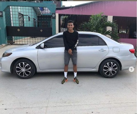 ¡De lujo! Los bonitos automóviles que lucen los jugadores hondureños