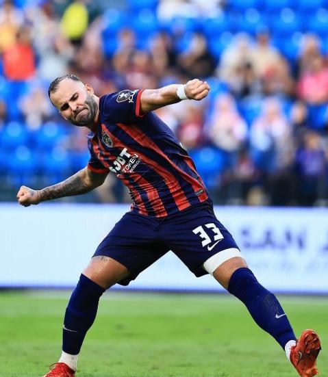 El “sucesor” de Cristiano se fue a un país muy lejano: la nueva vida de Jesé Rodríguez con su bella esposa