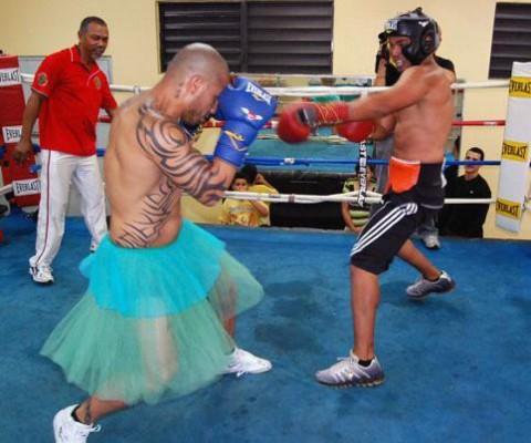 MEMES: Así se burlan del Canelo Álvarez y su victoria contra Miguel Cotto