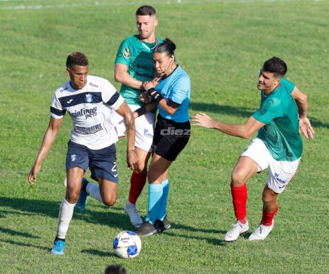 El fuerte choque de Melissa Pastrana y el desalojo en el estadio Carlos Miranda