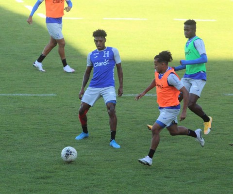 ¡Bromas, risas y un picadito! Así fue el entreno de Honduras previo al decisivo juego ante El Salvador
