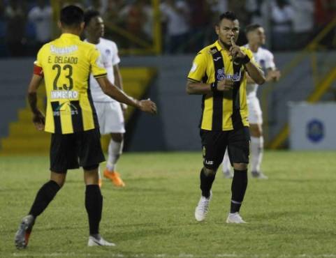 Real EspaÃ±a elimina al Olimpia y jugarÃ¡ semifinales de Copa Presidente El conjunto aurinegro logrÃ³ el pase a semifinales gracias a un tanto de Mario MartÃ­nez -