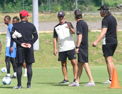 Pedro Troglio busca su segundo título de Concacaf con el Olimpia.
