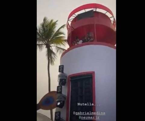 La alocada fiesta de año nuevo de Neymar en Brasil donde estuvo su supuesta y explosiva novia