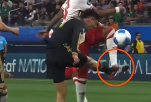 Se reveló el motivo: ¿por qué el técnico de Canadá mostraba una 'X' y un círculo frente a México?