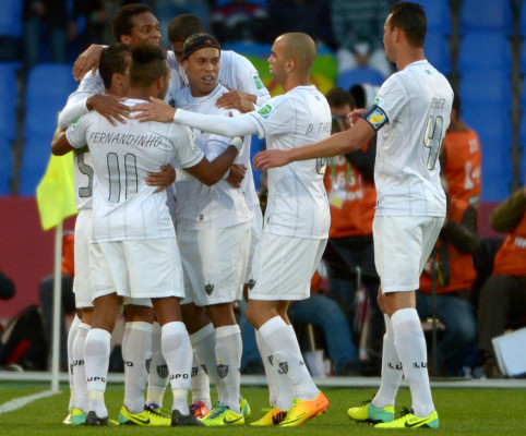 VIDEO: El golazo de tiro libre de Ronaldinho al Guangzhou