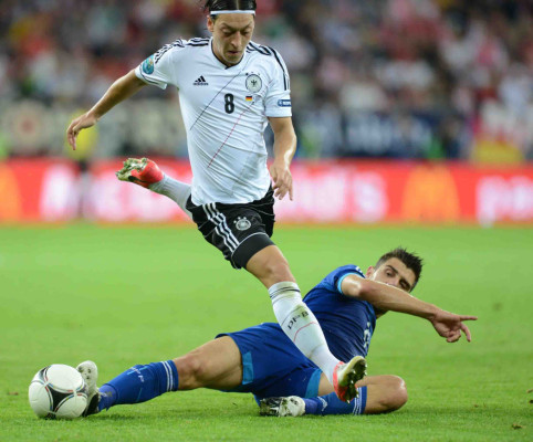 Alemania avanzó a paso firme, con festival de goles 4-2 a Grecia