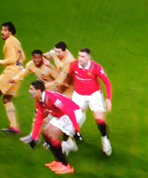 Tensión en el vestuario del Barcelona tras el fracaso: la bronca de Lewandowski con un compañero y la reacción de Xavi