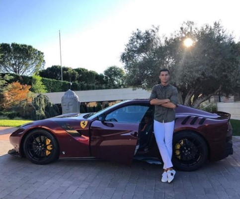 Cristiano Ronaldo revela de cuánto es su fortuna: 17 autos y cientos de millones de dólares