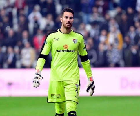 MERCADO: Real Madrid sumaría otra baja y Barcelona ficha defensa