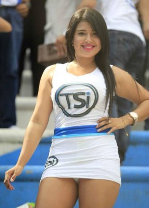 Ellas son las infartantes chicas que engalanaron el Honduras vs Panamá