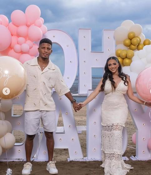 La hermosa esposa panameña de futbolista del Motagua que se convertirá en papá; así anunciaron la noticia